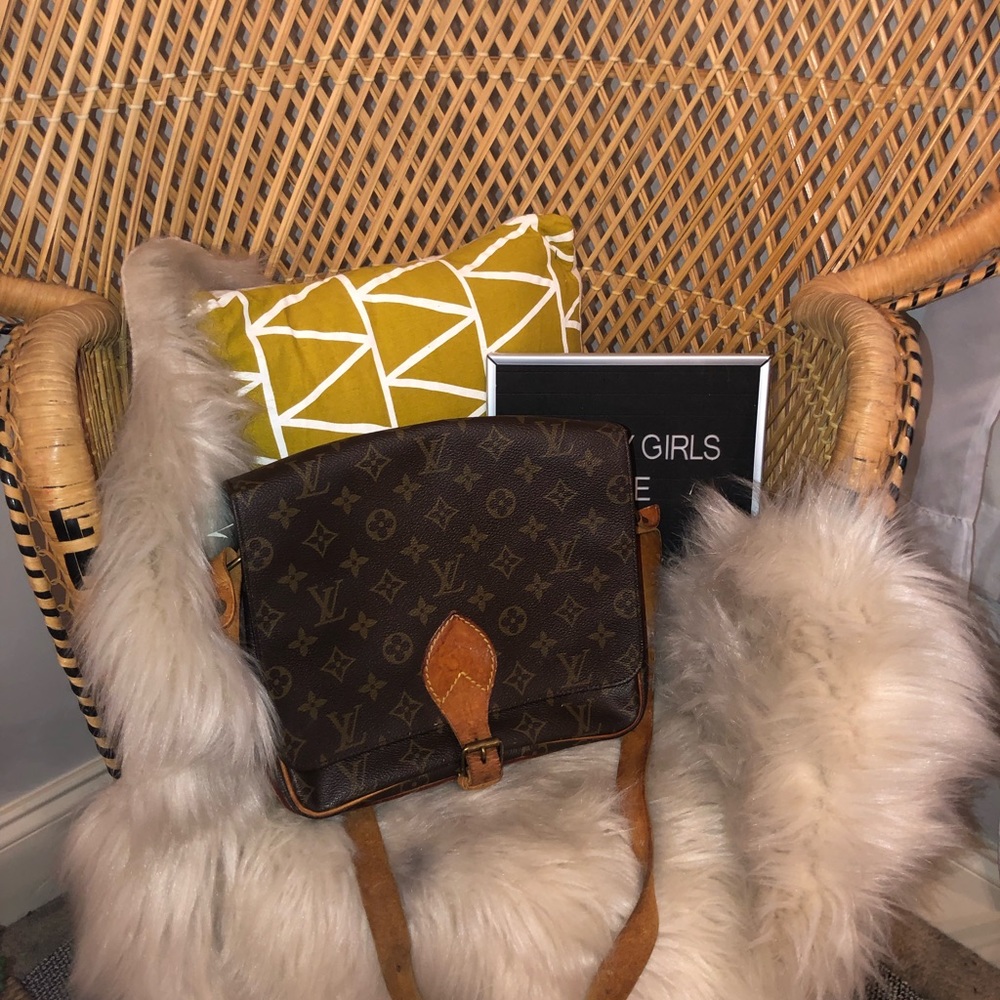 Louis Vuitton crossbody - Picture 2 of 11